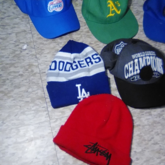 20 California hats - Picture 5 of 7